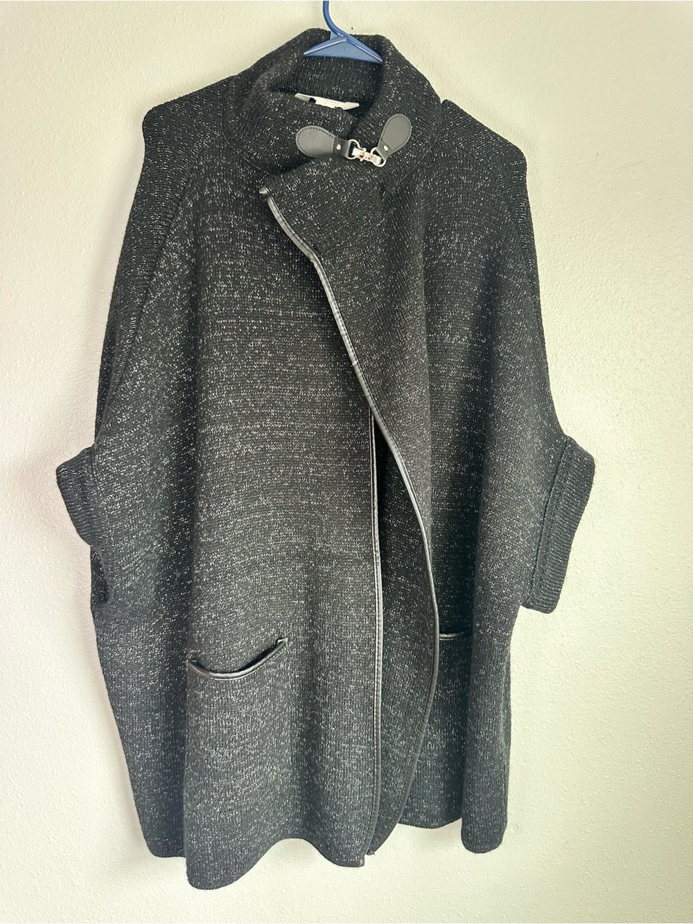 Metallic Shimmer Knit Cape Poncho Buckle Collar Faux Leather Trim Black OS